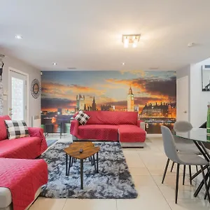 Amazing 4-bedrooms Montréal